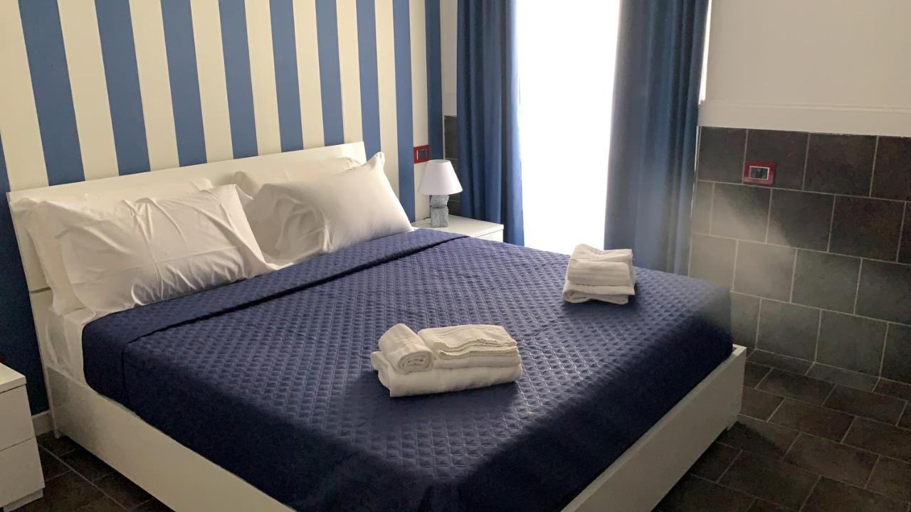 那不勒斯 Yacht Club Angioino酒店 外观 照片